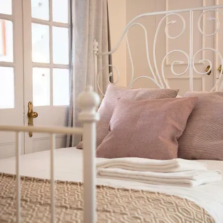 アパート Alfama Sunny & Typical Apartment, By Timecooler リスボン