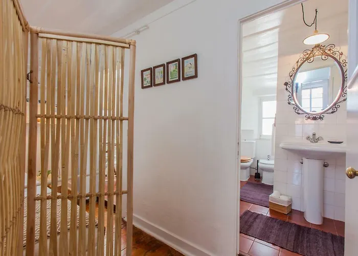 Alfama Sunny & Typical Apartment, By Timecooler شقة *