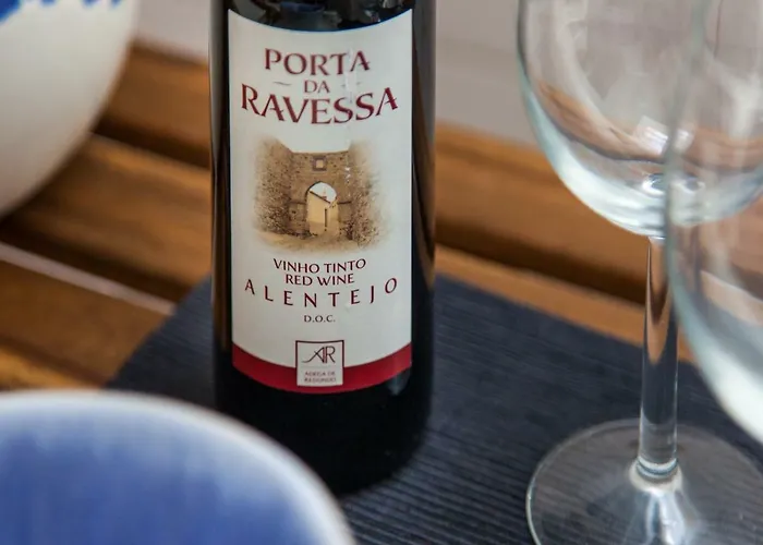 Alfama Sunny & Typical Apartment, By Timecooler *