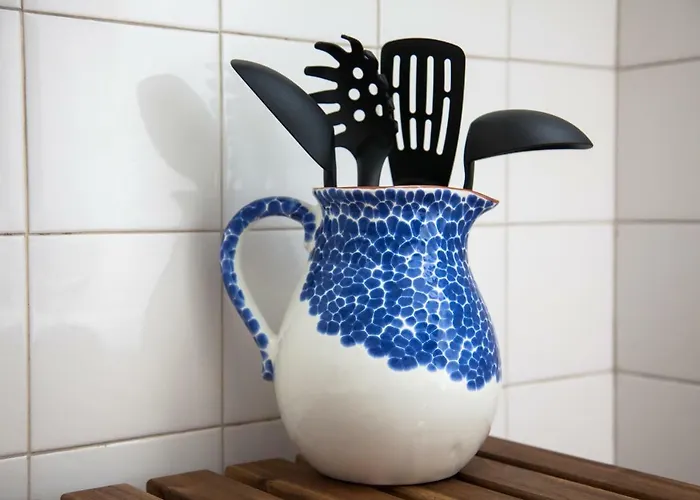 Alfama Sunny & Typical Apartment, By Timecooler *