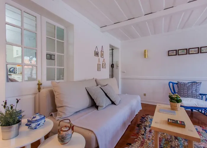 Alfama Sunny & Typical Apartment, By Timecooler