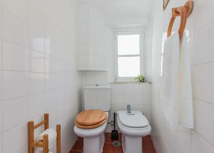 Alfama Sunny & Typical Apartment, By Timecooler شقة *