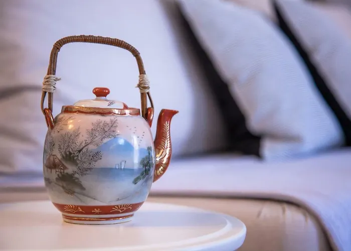 Alfama Sunny & Typical Apartment, By Timecooler *