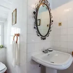 Alfama Sunny & Typical Apartment, By Timecooler Apartman Lisboa