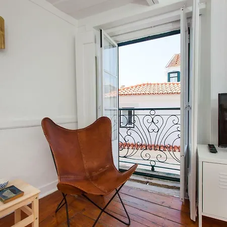 Alfama Sunny & Typical Apartment, By Timecooler Lisbon