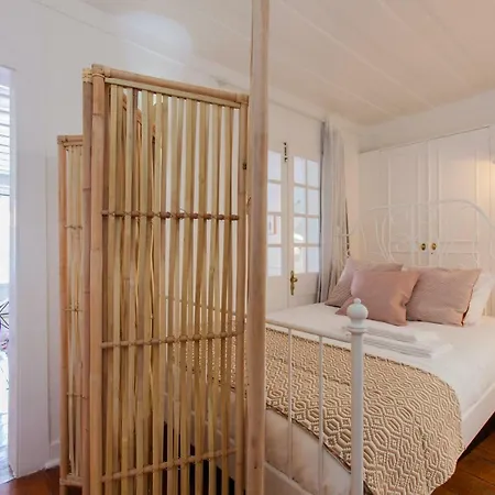 Alfama Sunny & Typical Apartment, By Timecooler Lizbona