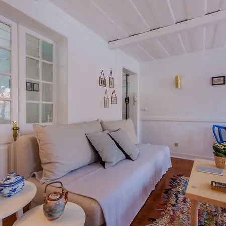 Alfama Sunny & Typical Apartment, By Timecooler